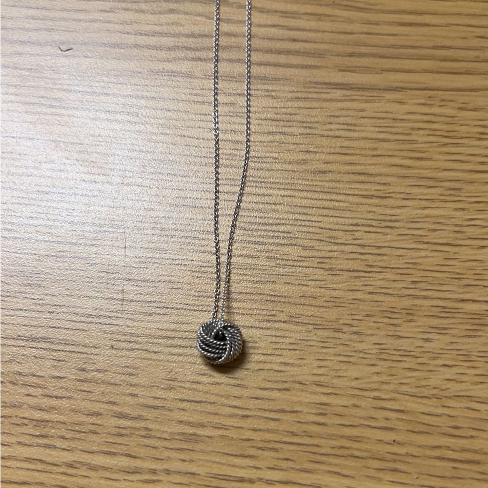 Tiffany and Co Know necklace